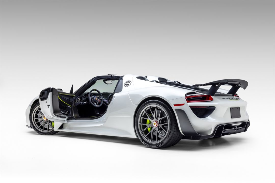 2015 Porsche 918 Spyder