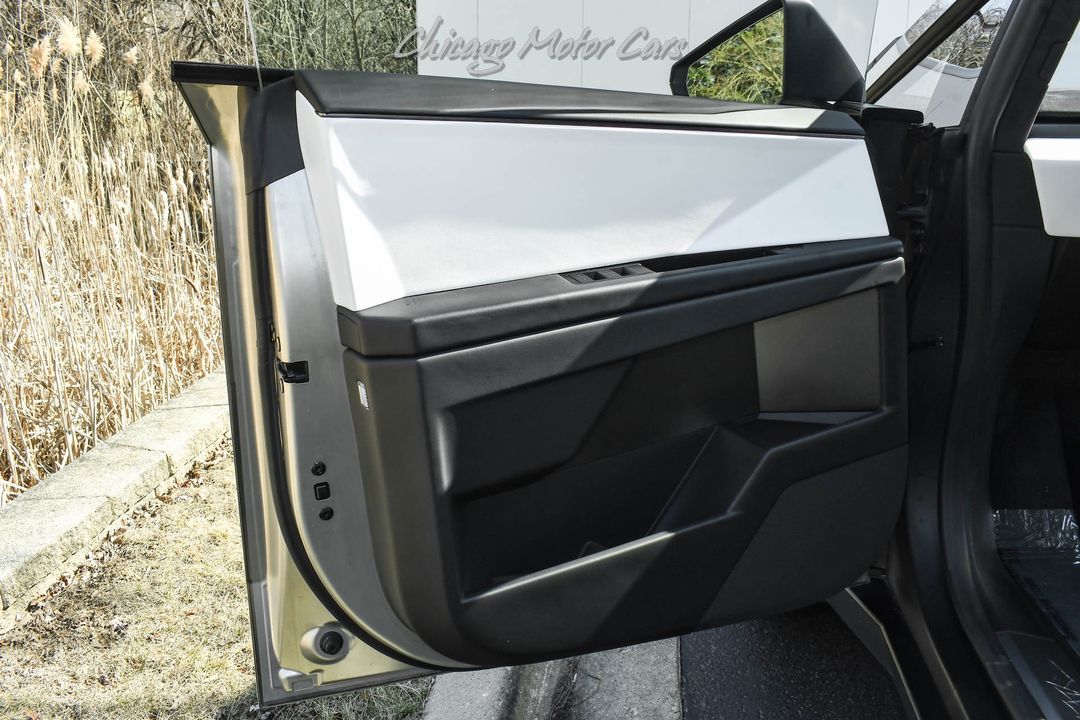 2024 Tesla Cybertruck