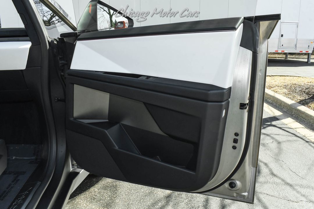 2024 Tesla Cybertruck
