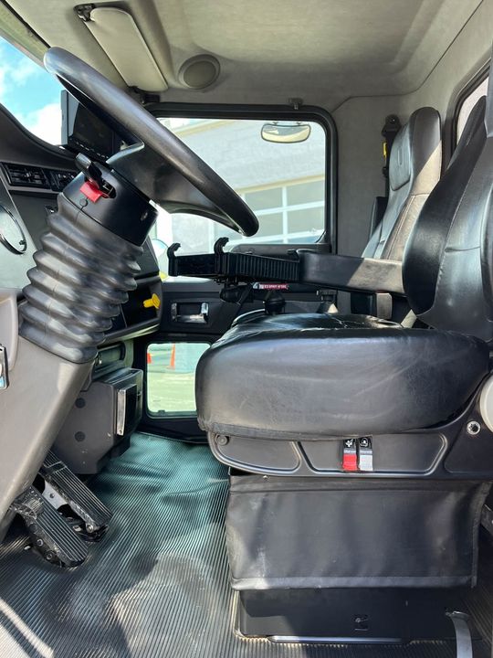 2016 Kenworth T370