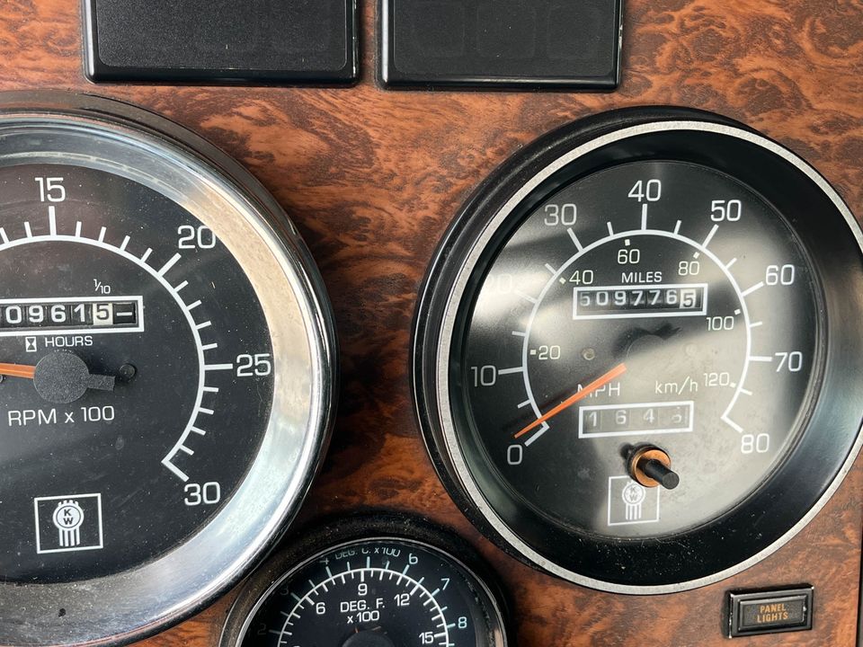 2002 Kenworth T800