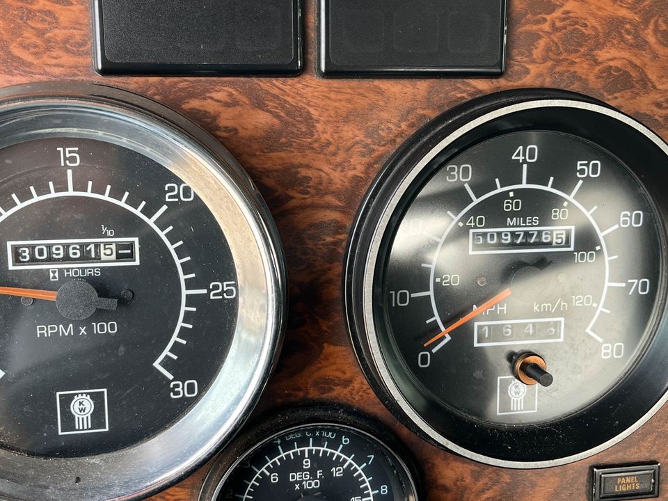 2002 Kenworth T800