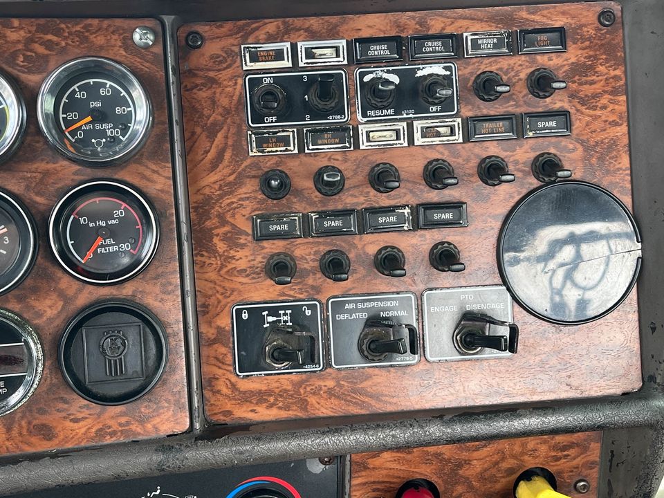 2002 Kenworth T800