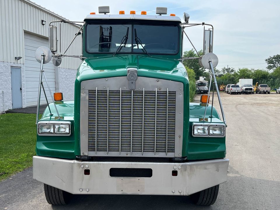 2002 Kenworth T800