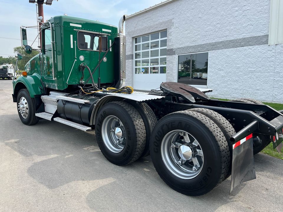2002 Kenworth T800