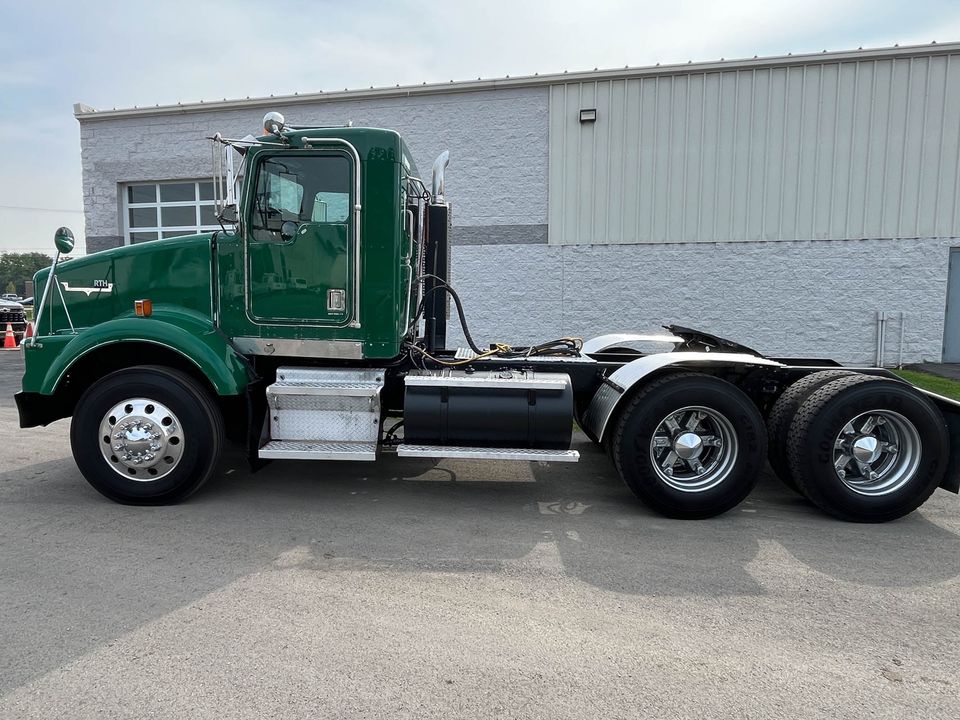 2002 Kenworth T800