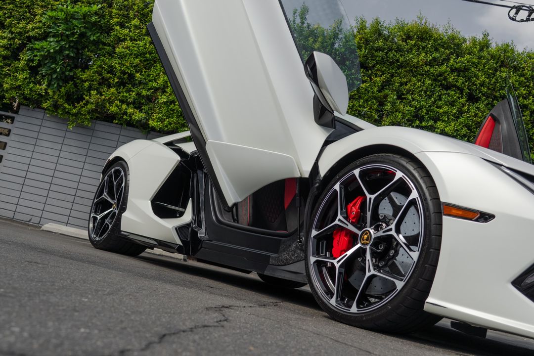 2024 Lamborghini Revuelto