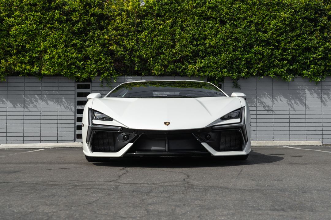 2024 Lamborghini Revuelto