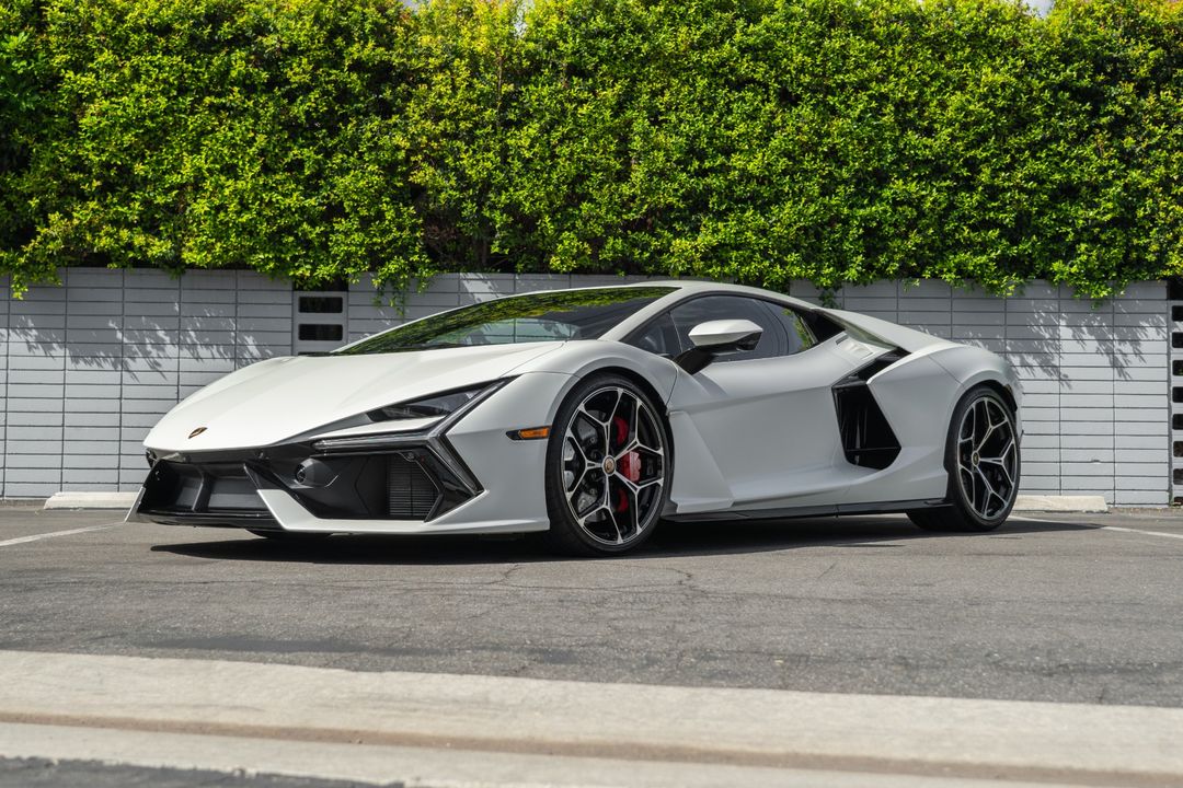 2024 Lamborghini Revuelto
