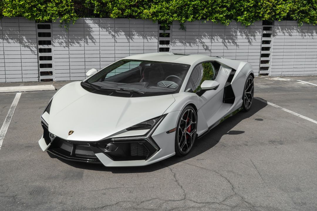 2024 Lamborghini Revuelto