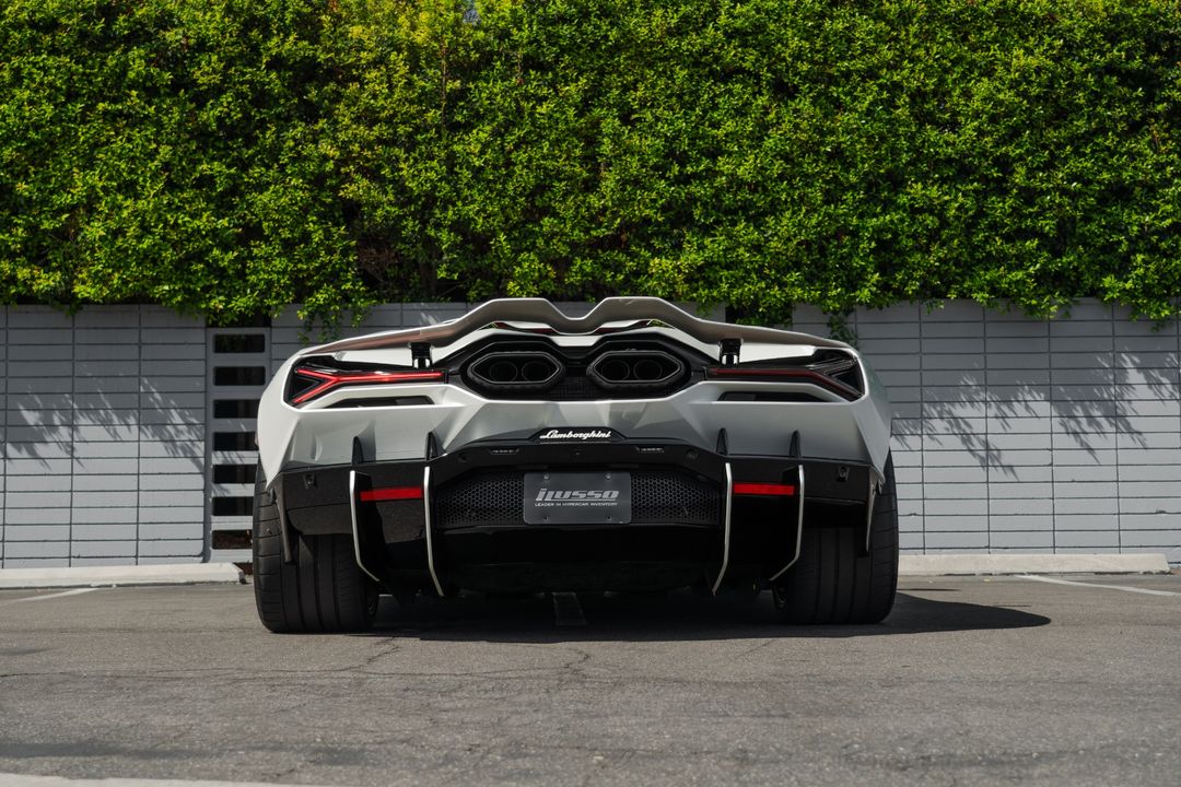 2024 Lamborghini Revuelto