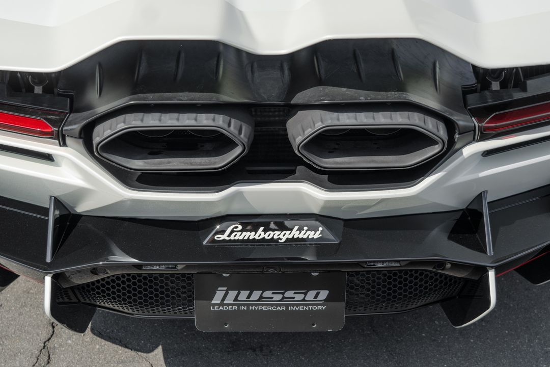 2024 Lamborghini Revuelto