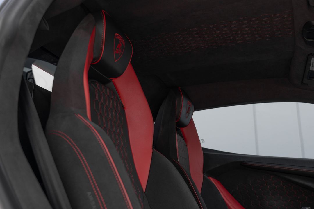 2024 Lamborghini Revuelto