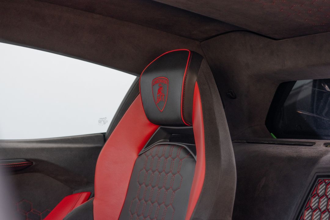 2024 Lamborghini Revuelto