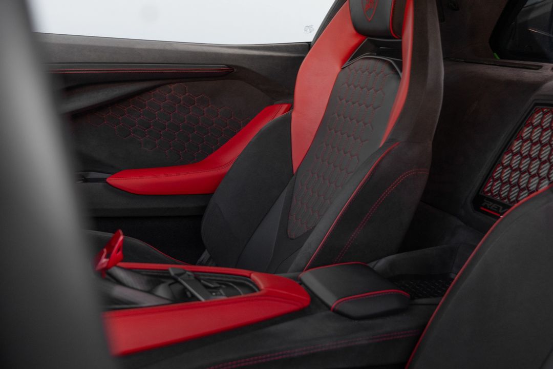 2024 Lamborghini Revuelto