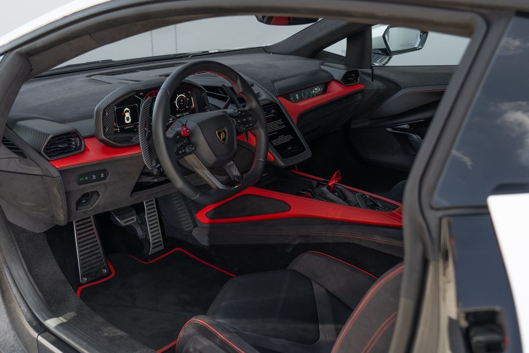 2024 Lamborghini Revuelto