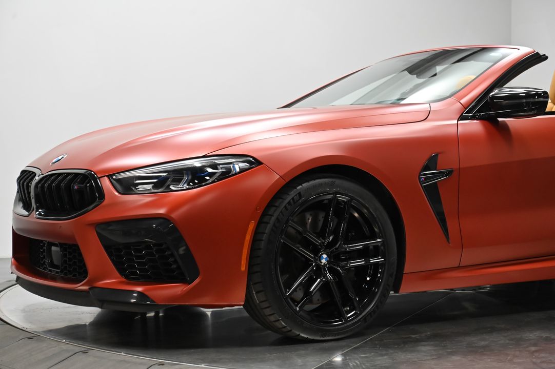 2022 BMW M8