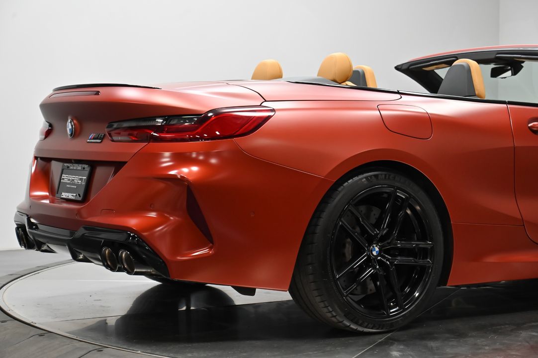 2022 BMW M8