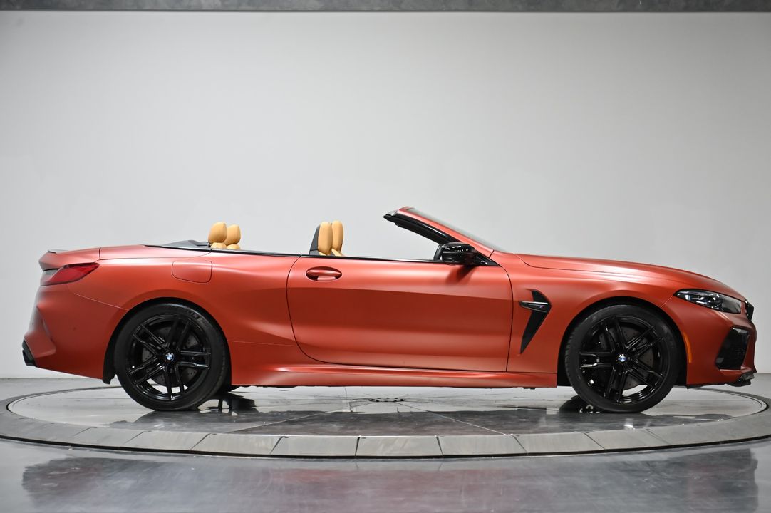 2022 BMW M8