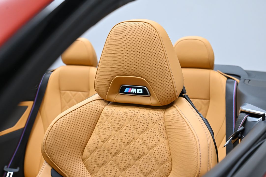 2022 BMW M8