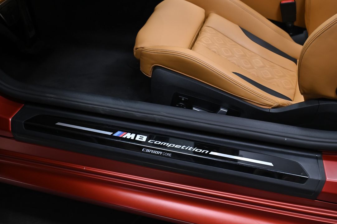 2022 BMW M8