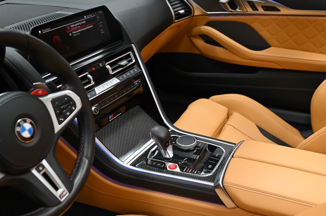 2022 BMW M8