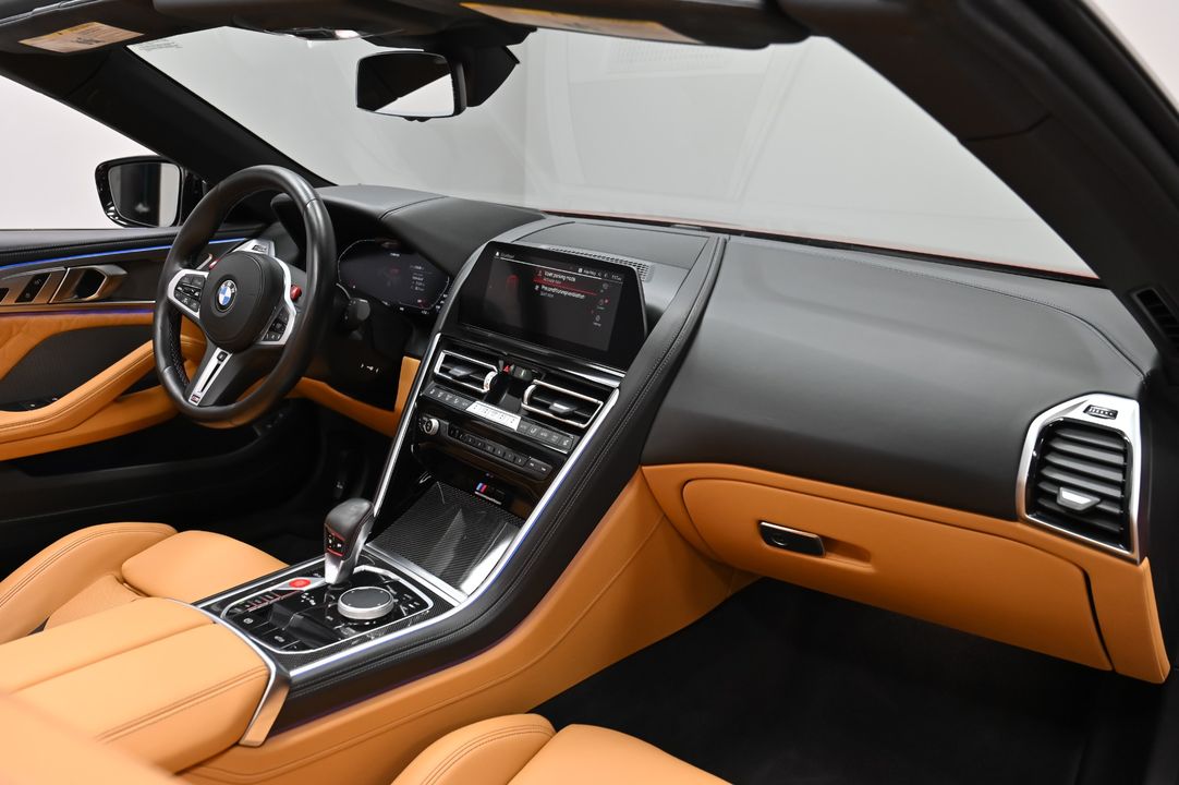 2022 BMW M8
