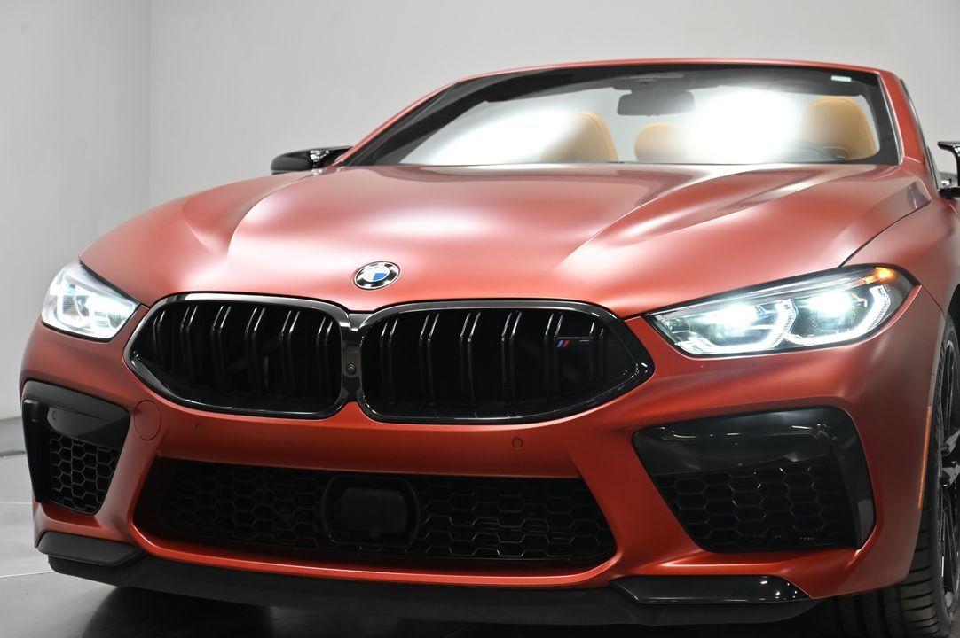 2022 BMW M8