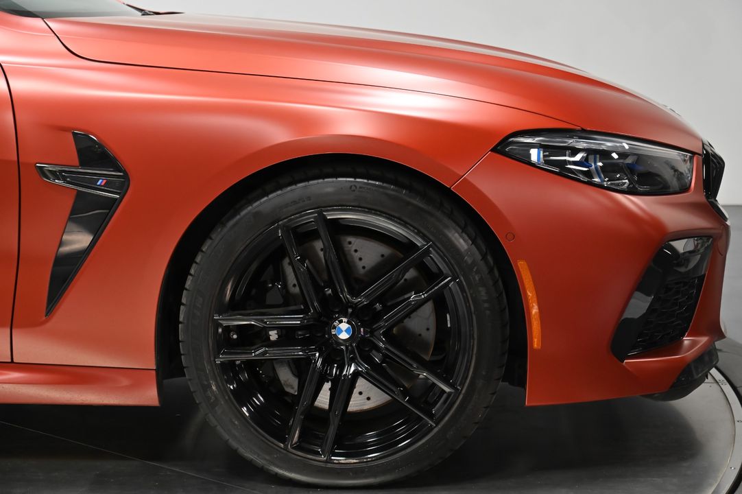 2022 BMW M8