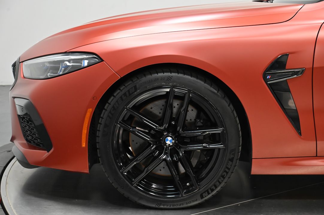 2022 BMW M8