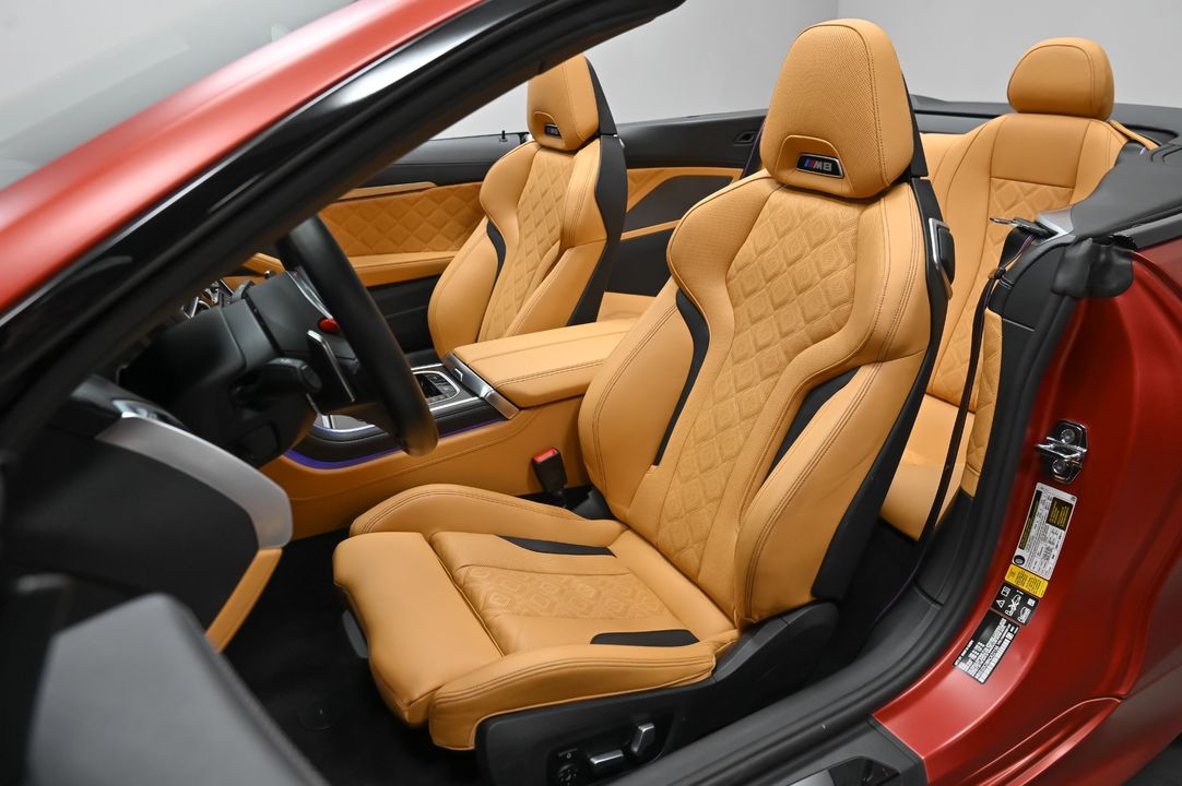2022 BMW M8