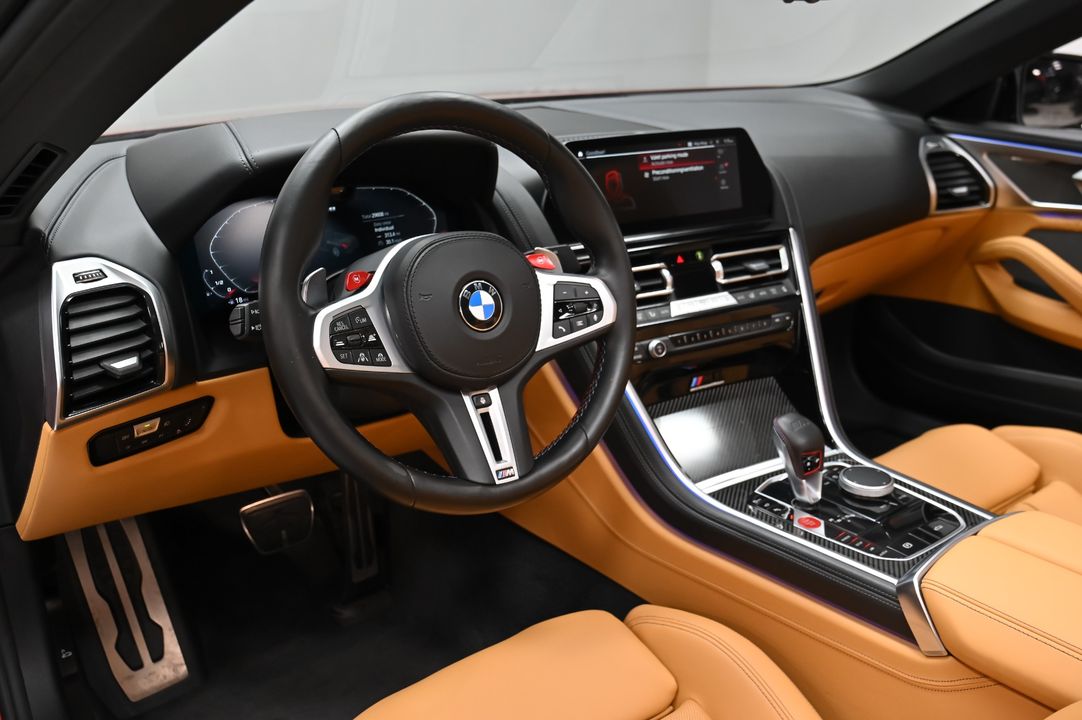 2022 BMW M8