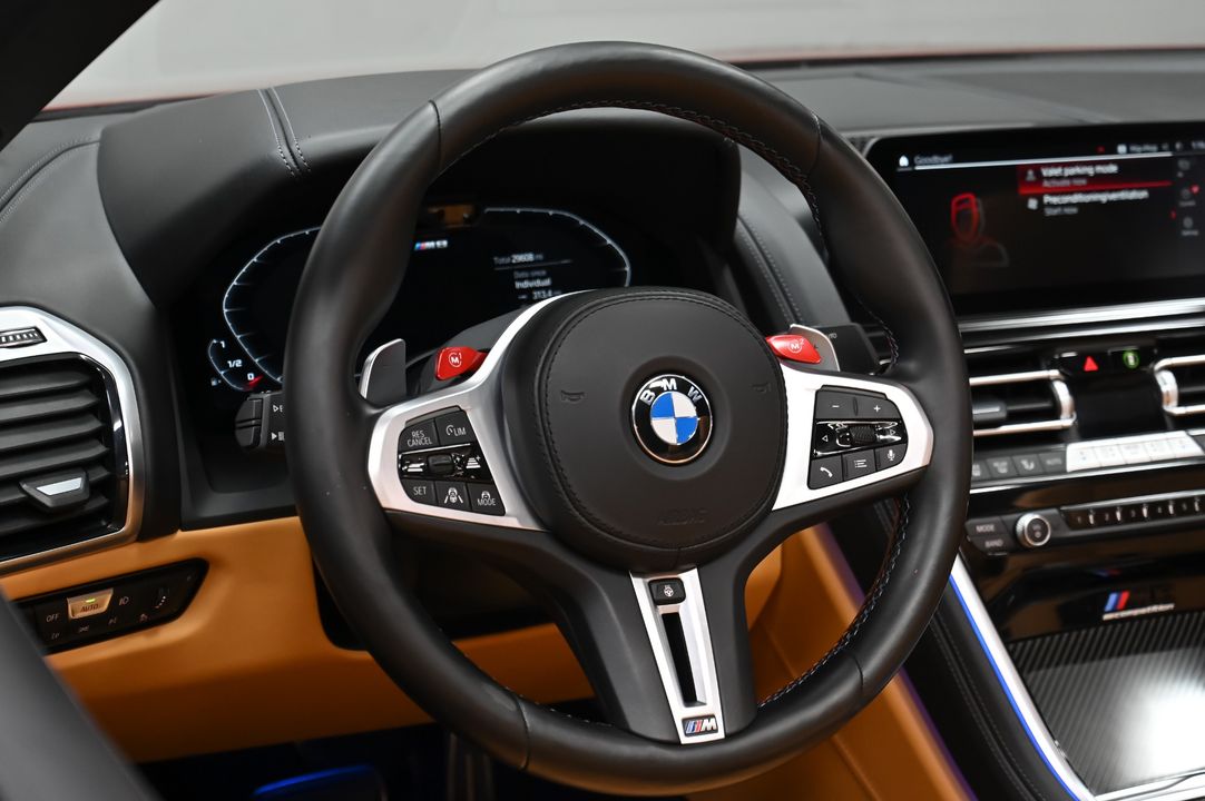 2022 BMW M8