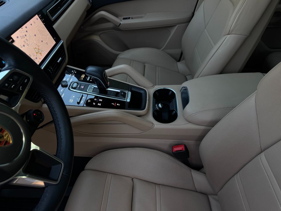 2023 Porsche Cayenne