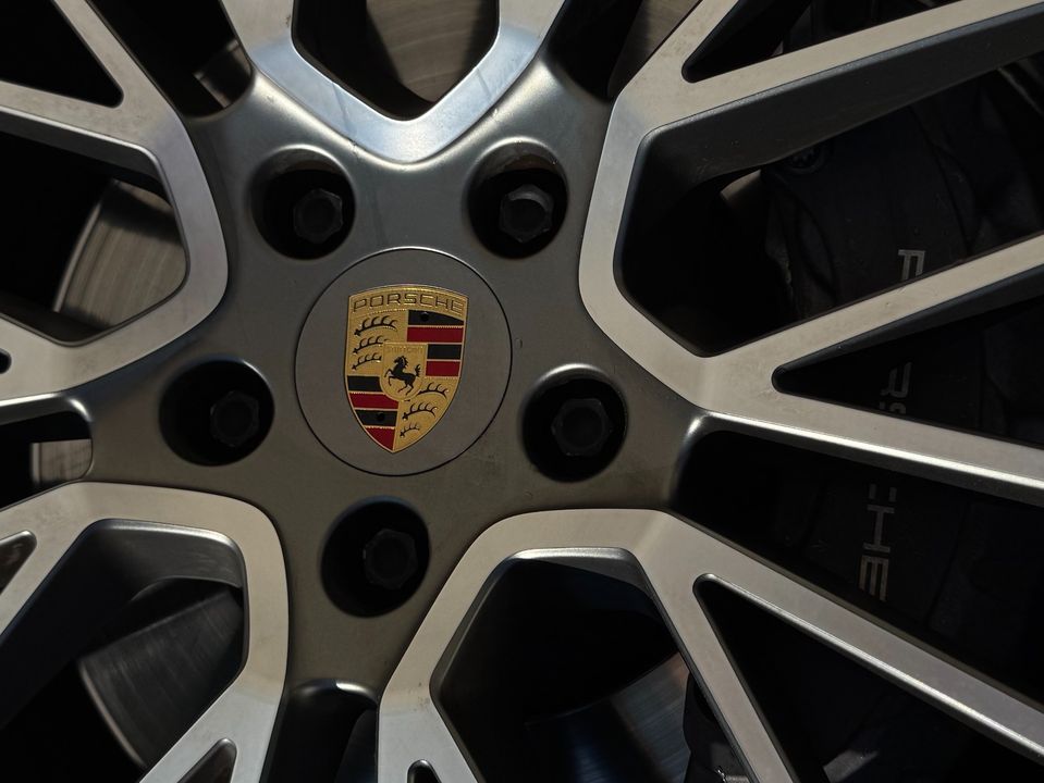 2023 Porsche Cayenne
