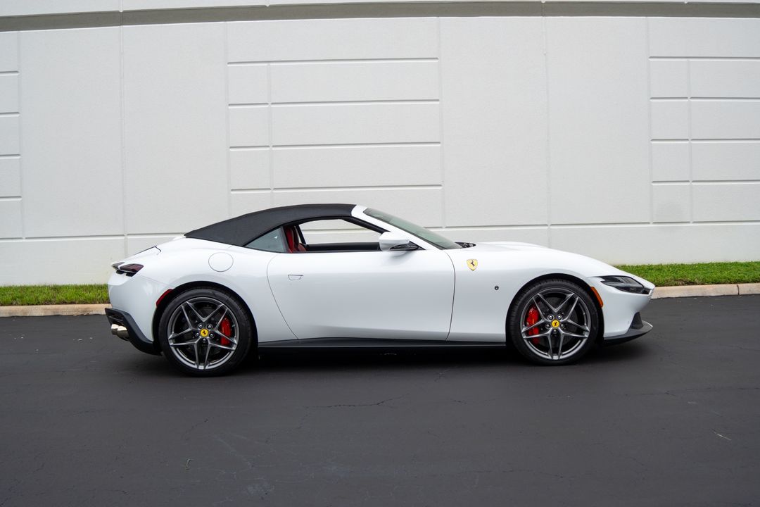 2025 Ferrari Roma Spider
