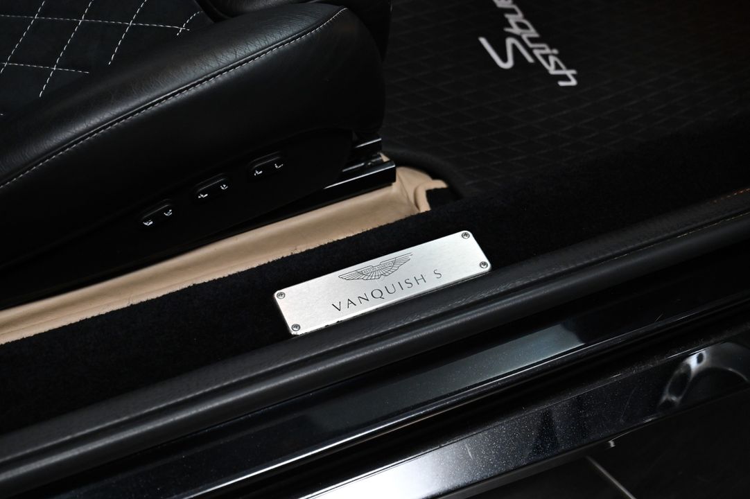 2006 Aston Martin Vanquish