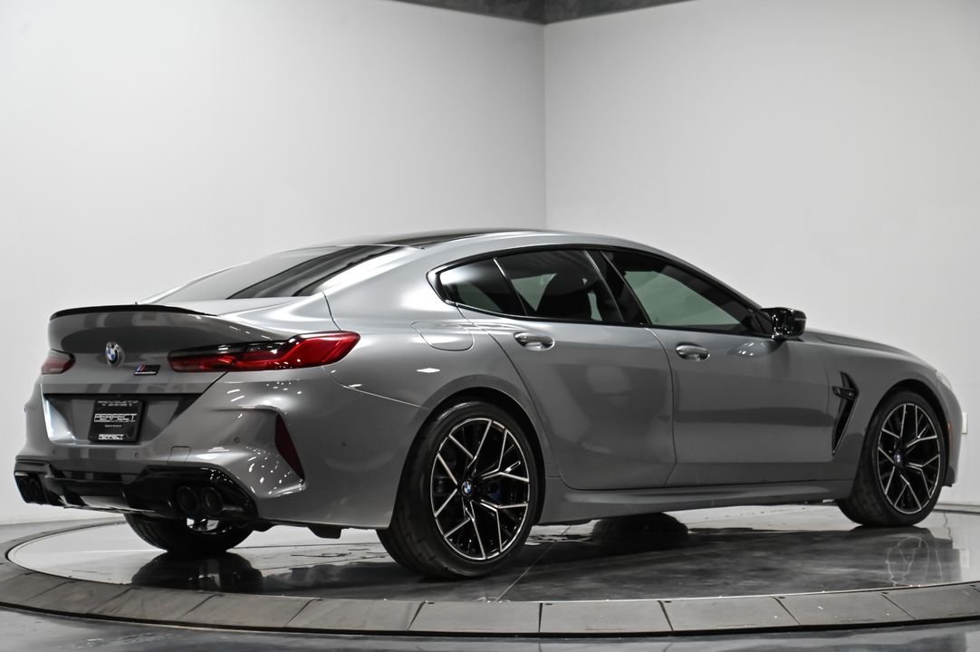 2023 BMW M8