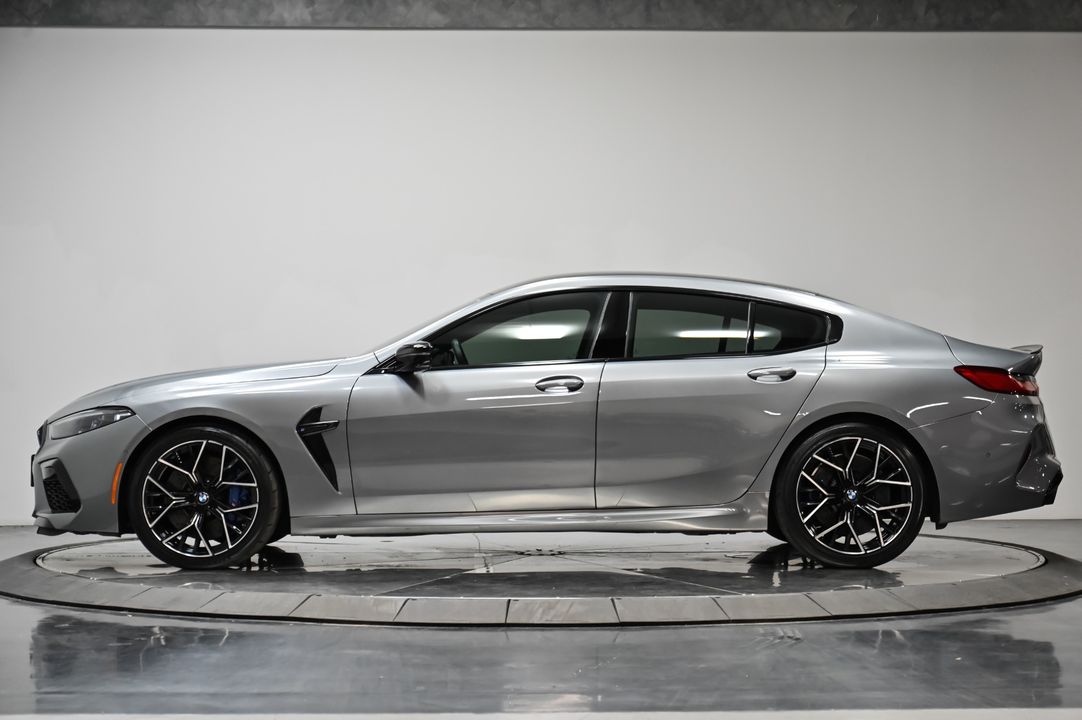2023 BMW M8
