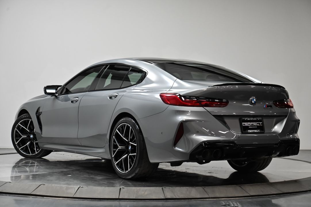 2023 BMW M8