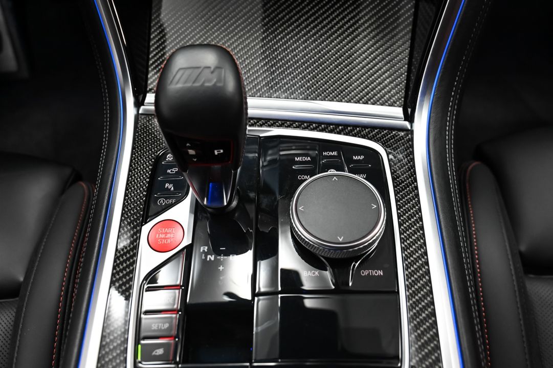 2023 BMW M8
