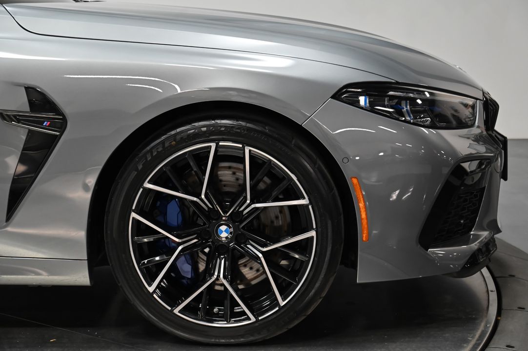 2023 BMW M8