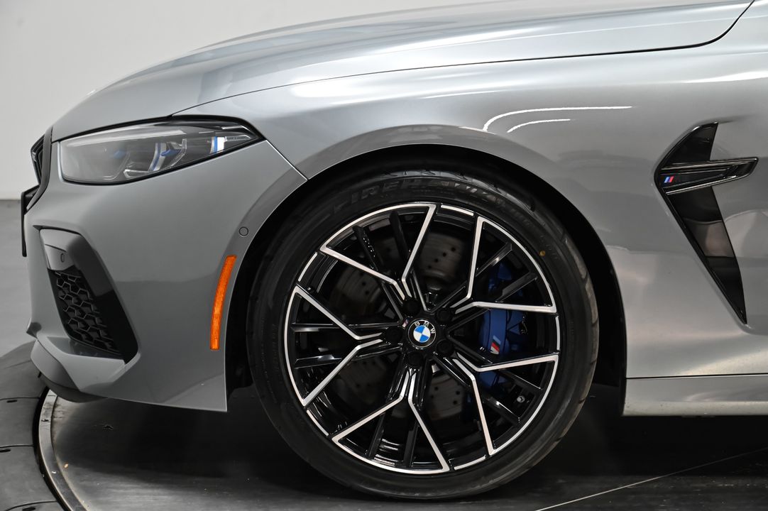 2023 BMW M8