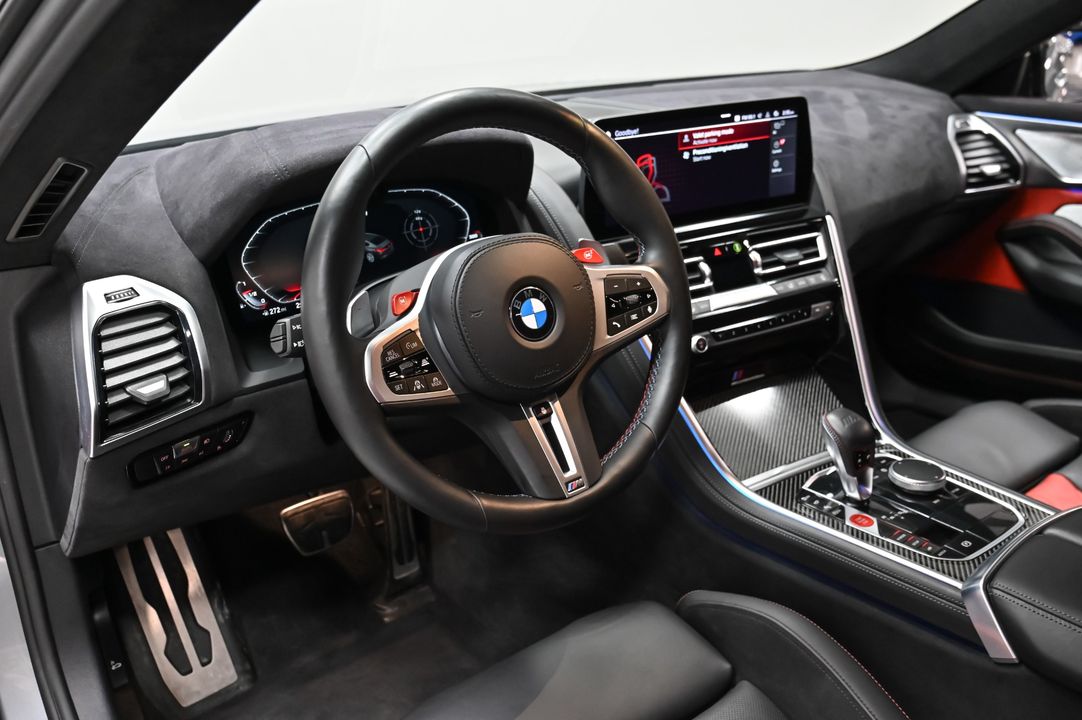 2023 BMW M8