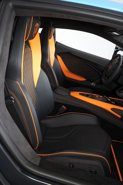 2025 Lamborghini Revuelto
