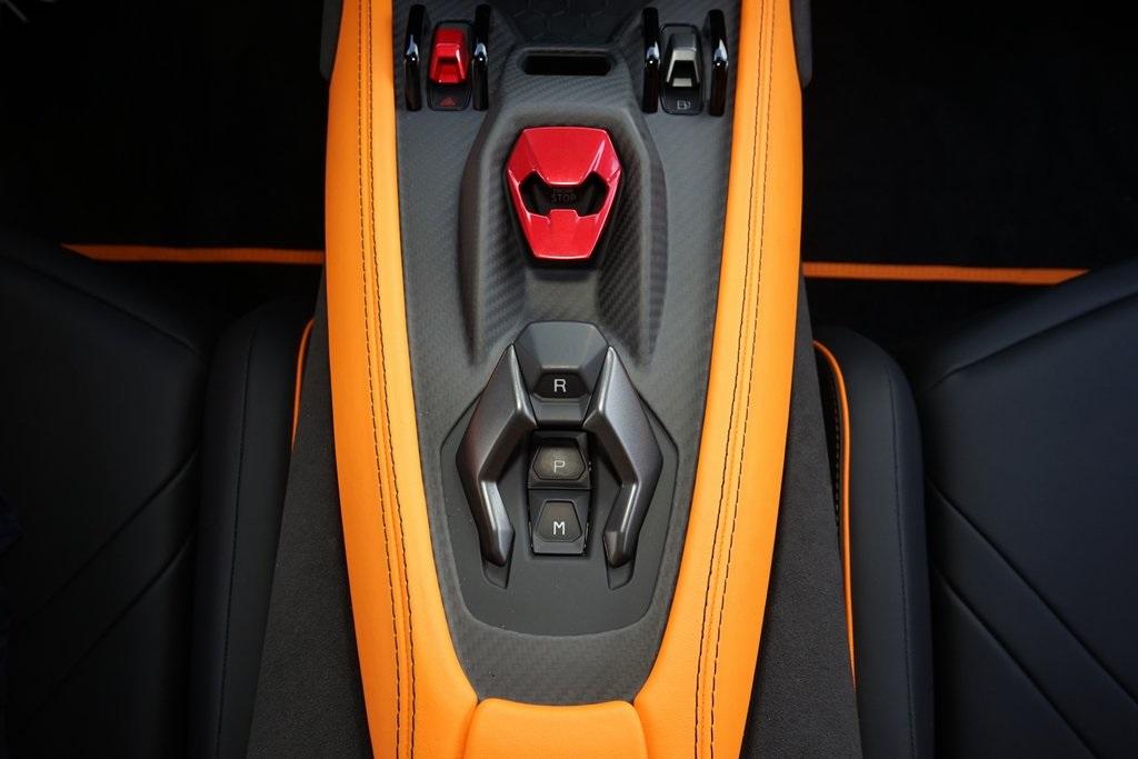 2025 Lamborghini Revuelto