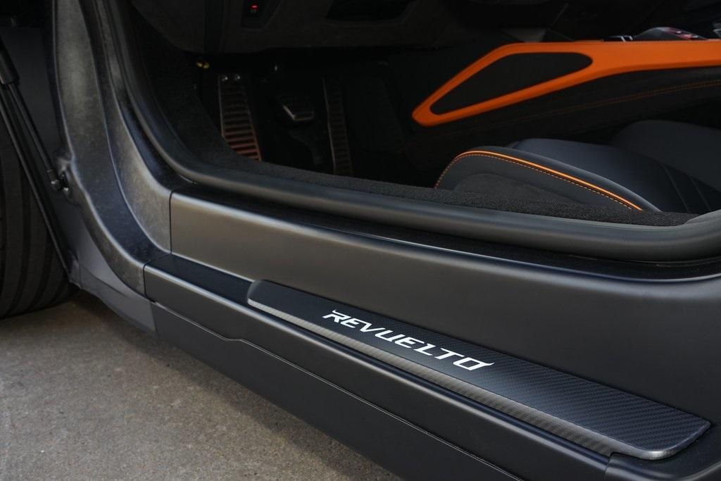 2025 Lamborghini Revuelto