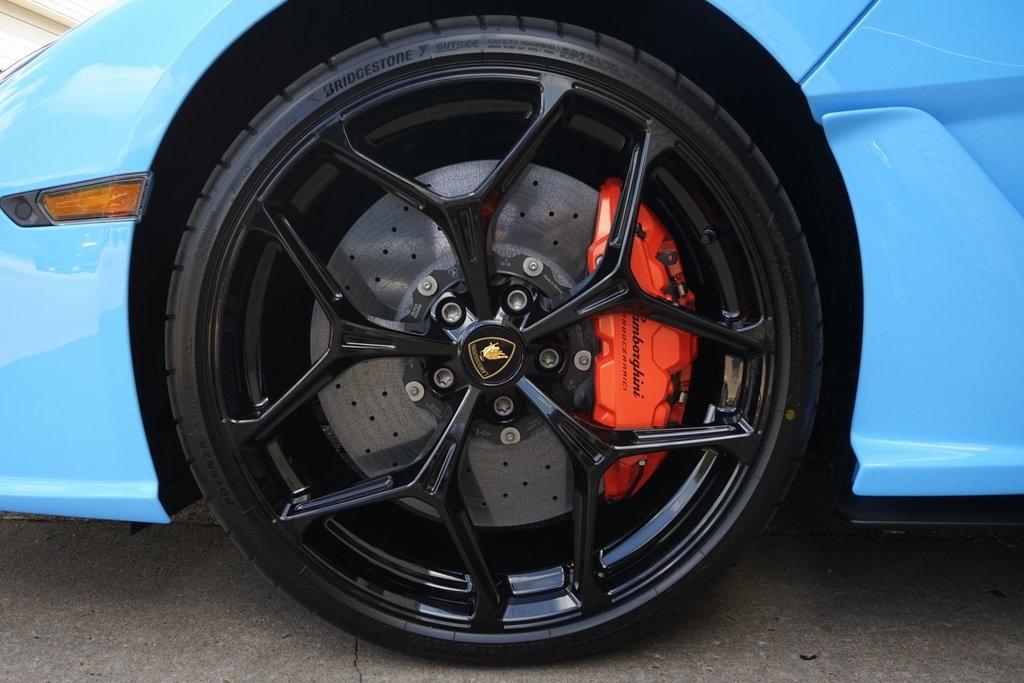 2025 Lamborghini Revuelto