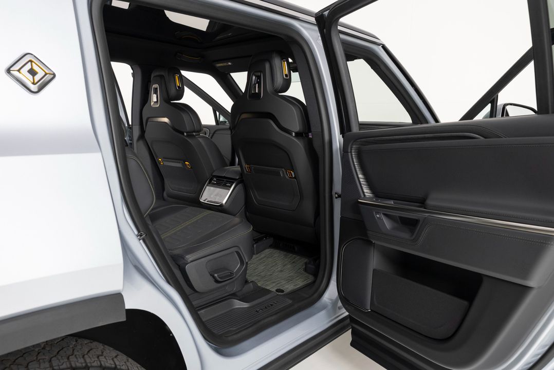 2026 Rivian R1S