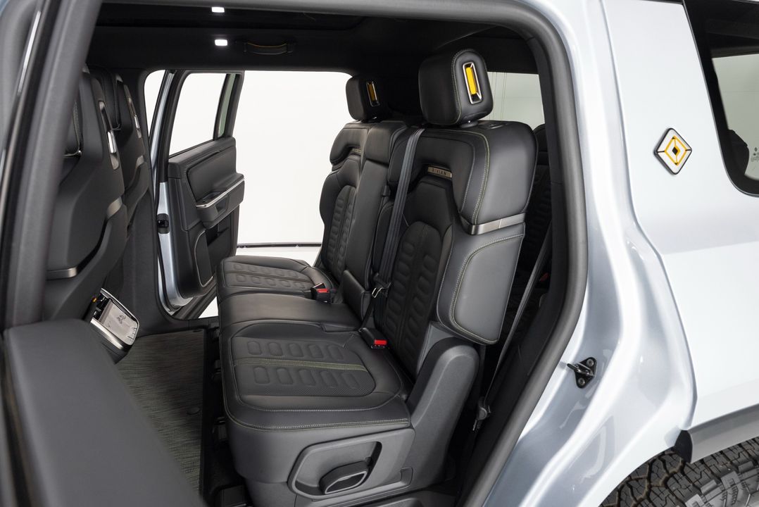 2026 Rivian R1S